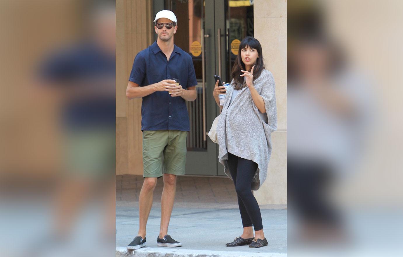 Hannah Simone Pregnant New Girl Photos 04