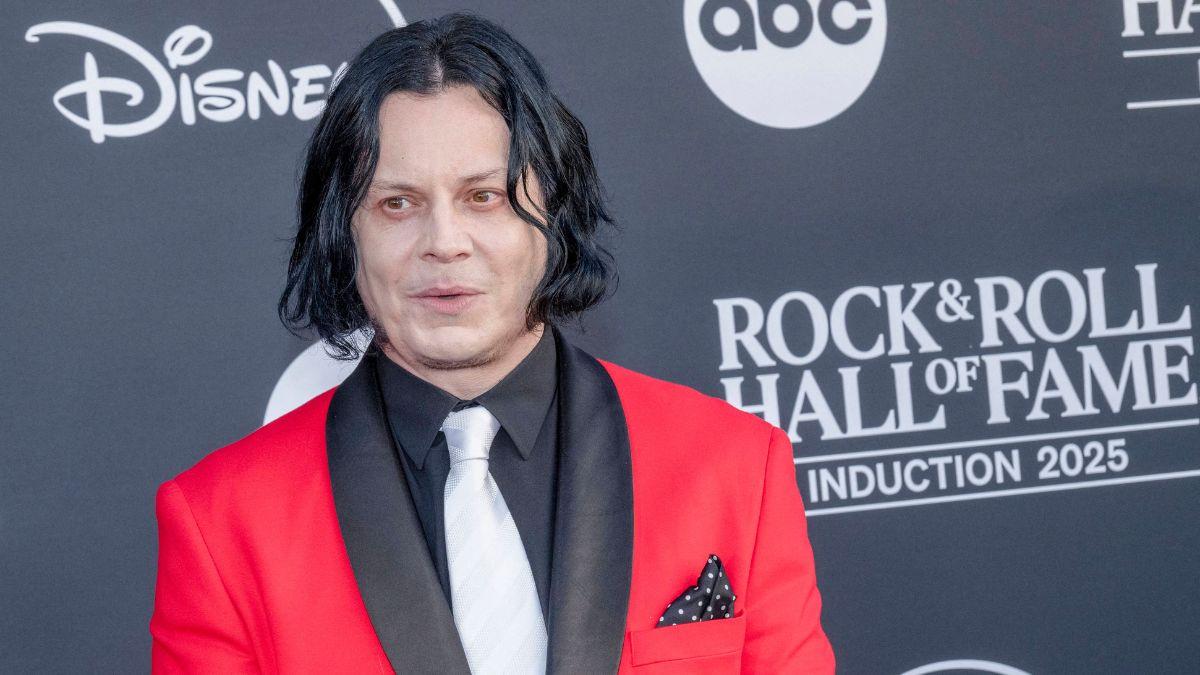 IMage of Jack White said his comments about Taylor Swift's songwriting was misinterpreted.