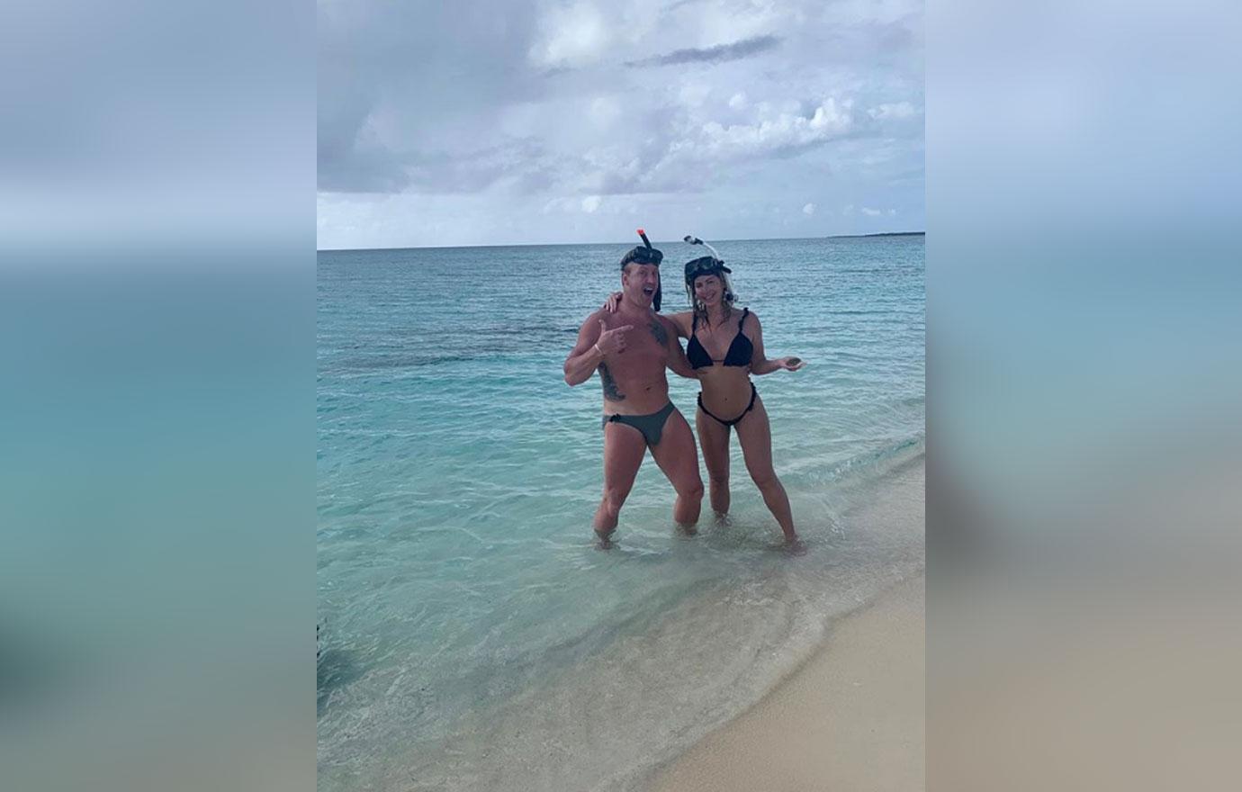 Kim-Zolciak-Husband-Bikini