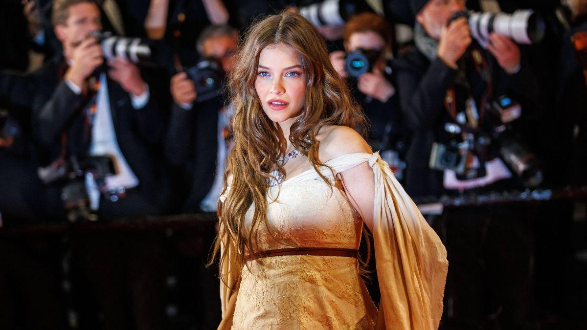 barbara palvin health journey before pregnancy announcement endometriosis diagnosis surgery