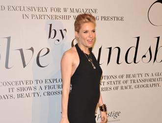 Sienna miller baby bump feb15b.jpg