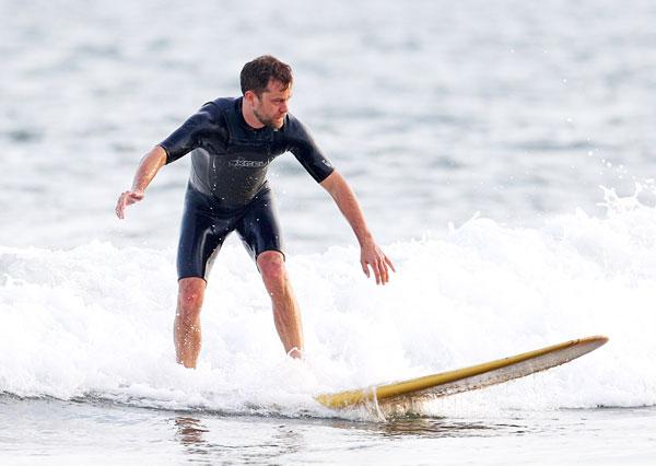 joshua jackson shirtless surg hamptons pics