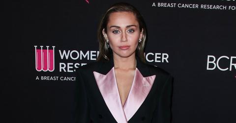 miley-cyrus-reveals-her-dog-was-electrocuted-on-the-voice-set