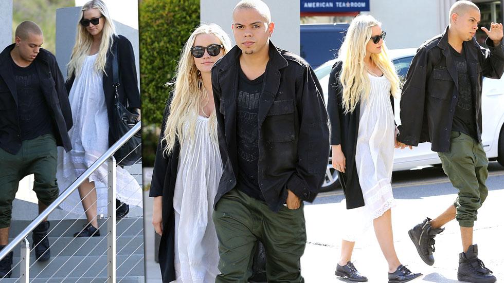 Ashlee simpson baby bump