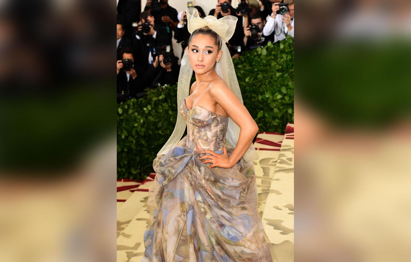 Friends beg ariana grande seek mental help pete davidson split 01