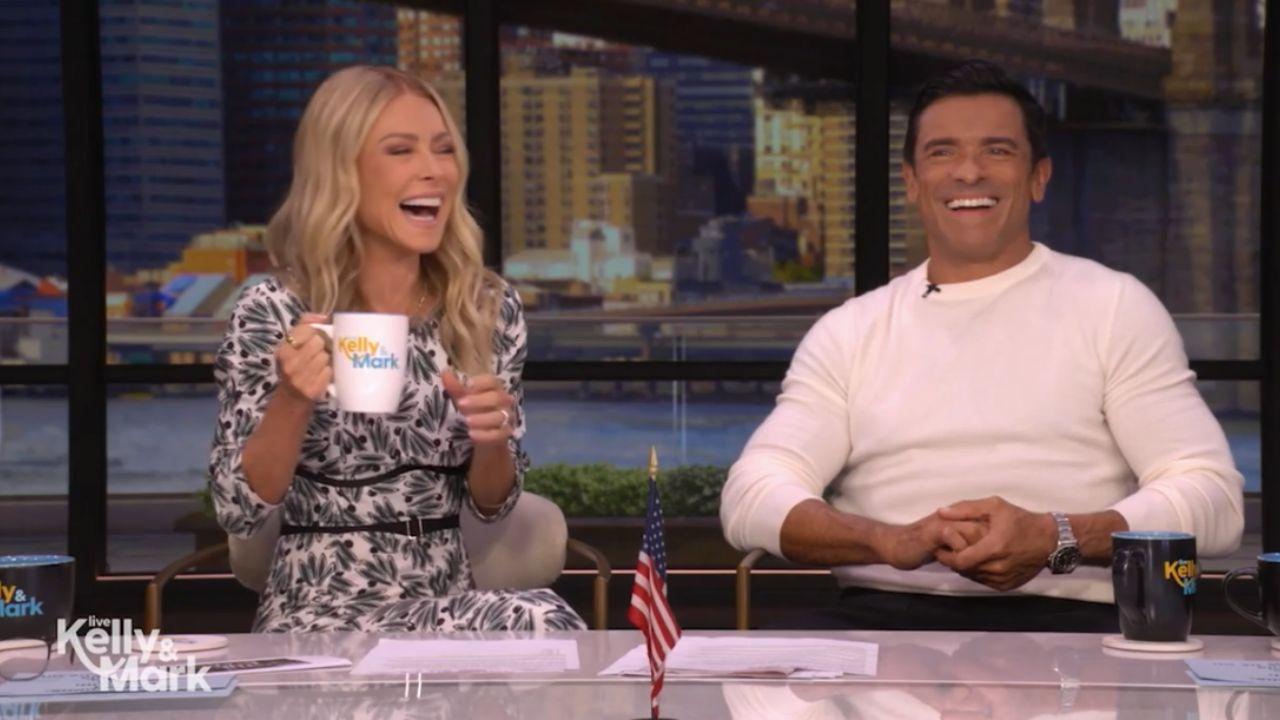 Image of Kelly Ripa and Mark Consuelos looked back at an old clip.