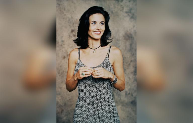 Courteney Cox Friends 25th: The One With The Anniversary Courteney Cox Shares Never Before Seen 'Friends' Group Picture