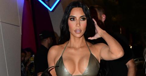 kim kardashian suffers photoshop fail belly button pp