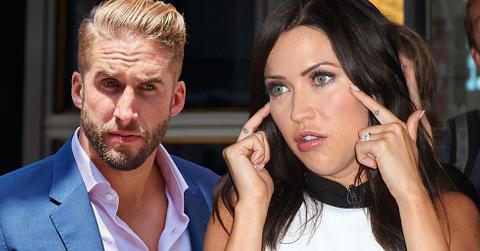 Shawn booth texting e girlfriend