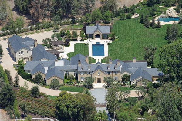 Kim Kardashian and Kayne West reportedly bought a new mansion in Hidden Hills, California