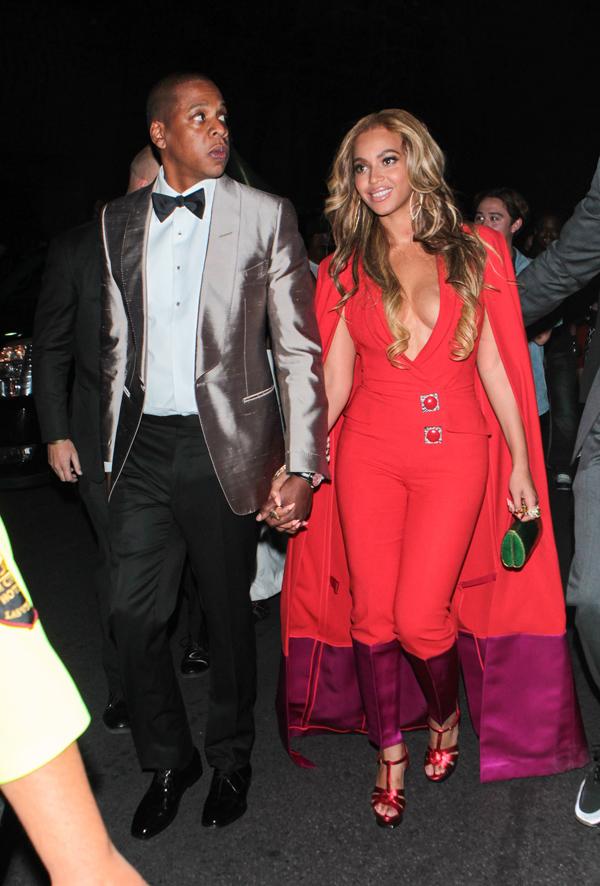 Power couple Jay Z and Beyonce attend the Mayweather and Pacquiao match **USA ONLY**