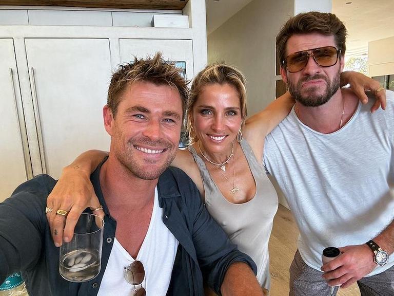 Chris Hemsworth Reunites With Brothers Liam & Luke For Christmas