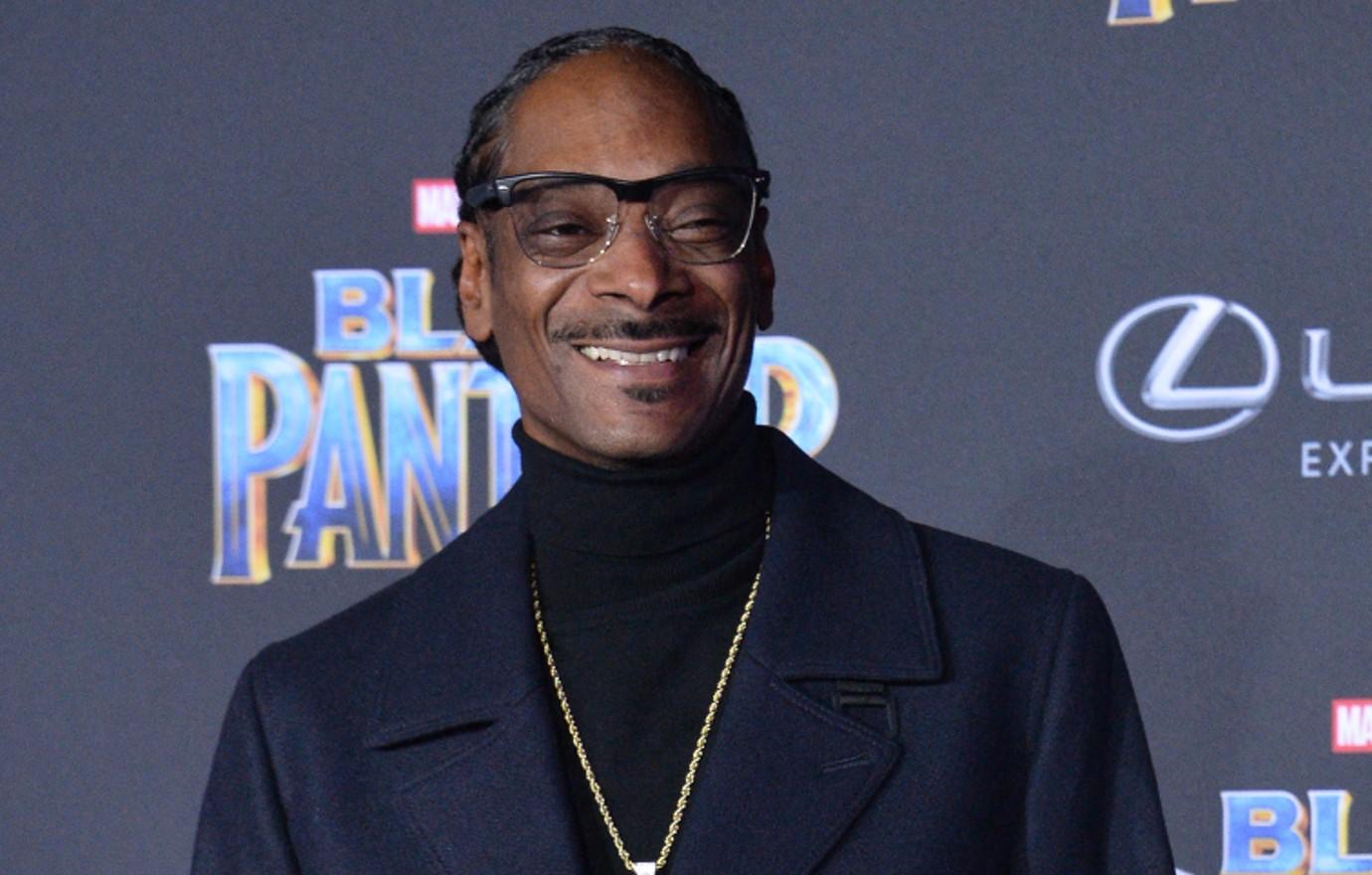 snoop dogg wife not let him take  million onlyfans offer