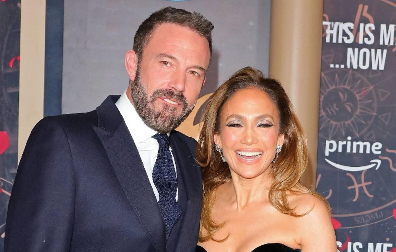 jennifer lopez closer ex ben affleck keep lives separate