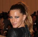 2010__08__okmagazine_gisele 150&#215;147.jpg