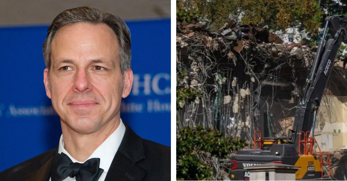 image of Jake Tapper publicly defended Kaitlan Collins.