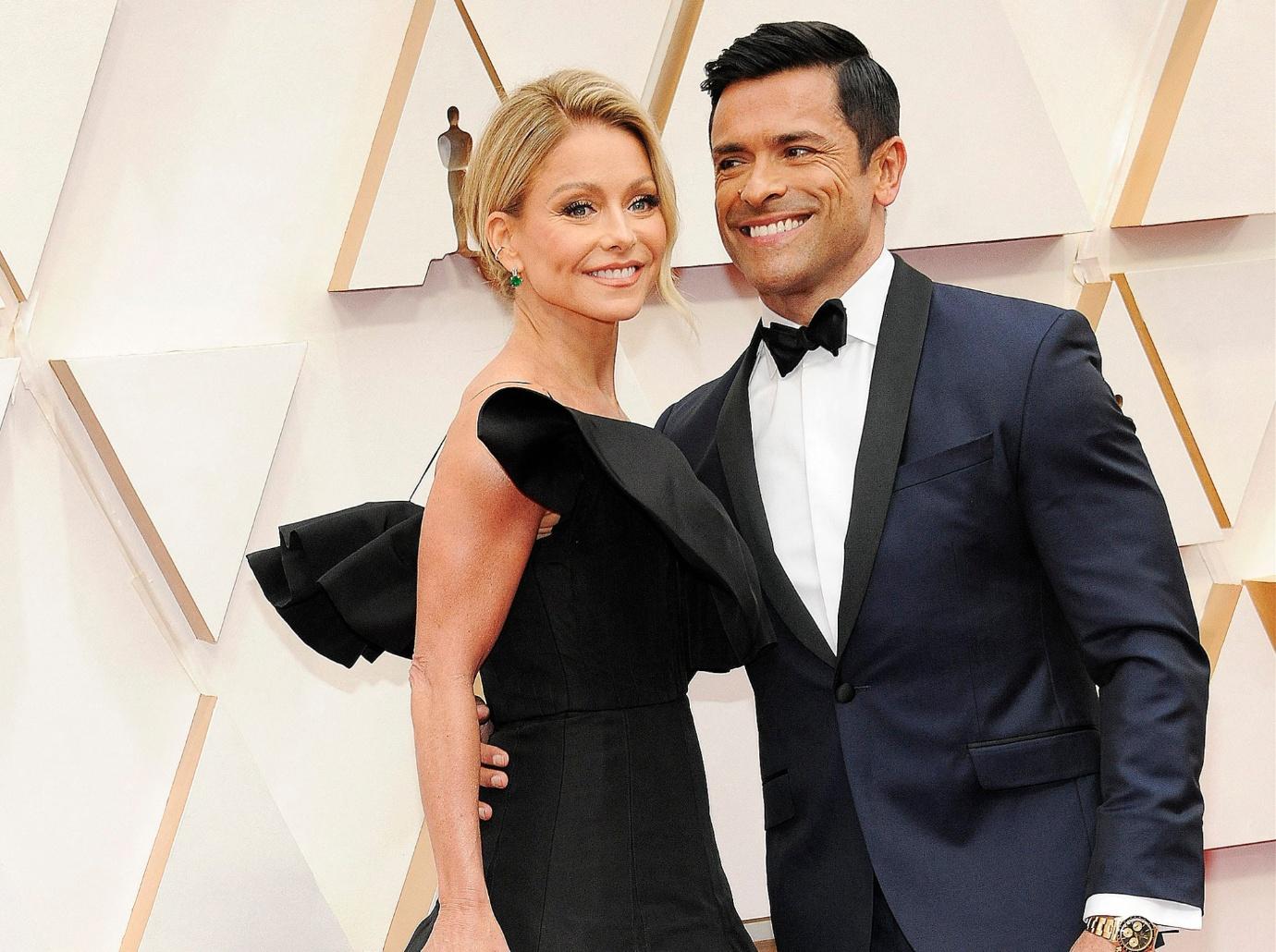 kelly ripa mark consuelos gross out viewers flirty exchange body parts