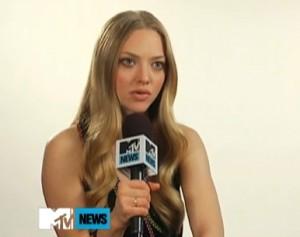 2011__03__Amanda_Seyfried_Red_Riding_Hood_March9newsnea 300×237.jpg