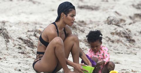 Teyana Taylor Hot Bod Beach Bikini Daughter Pictures hero