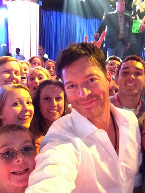 Harry connick jr selfie