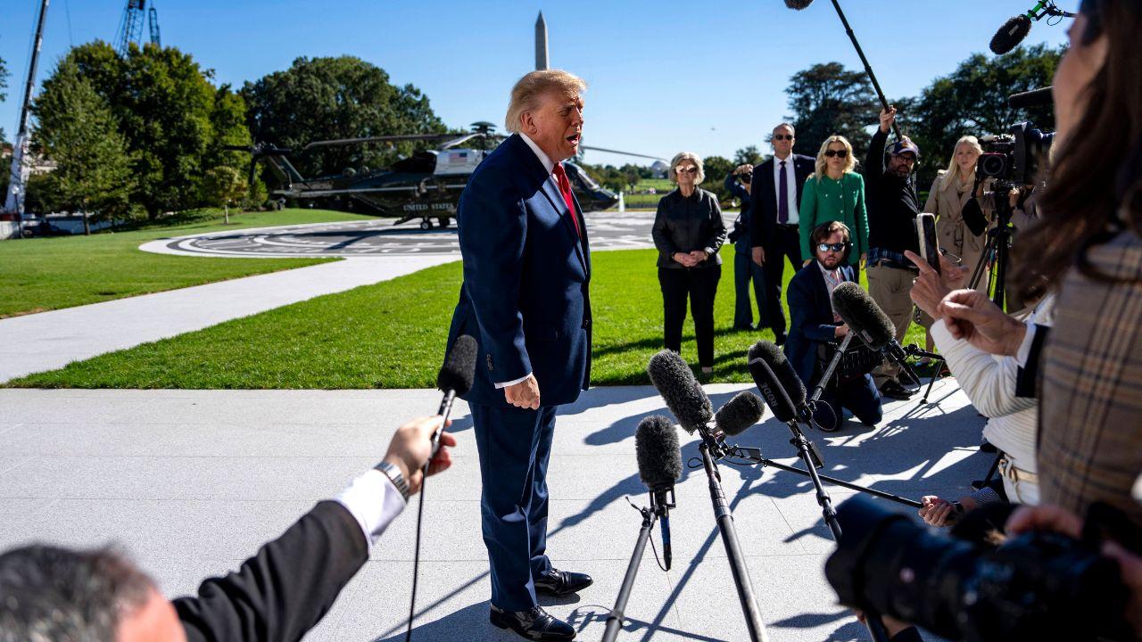 Photo of Trump teased the news minutes before it broke. 