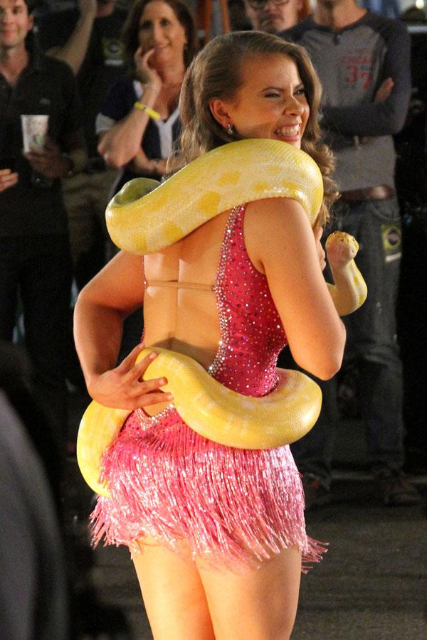 Bindi irwin dwts snake season 21 02