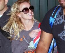 2009__12__full_britney_spears_007_wenn5399255 225×184.jpg