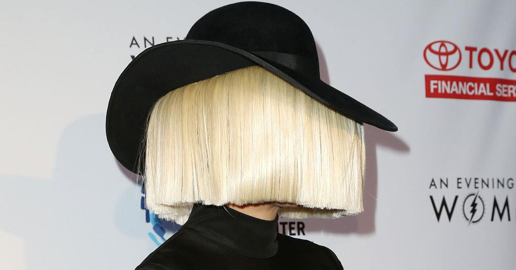 Sia Photos Without Wig