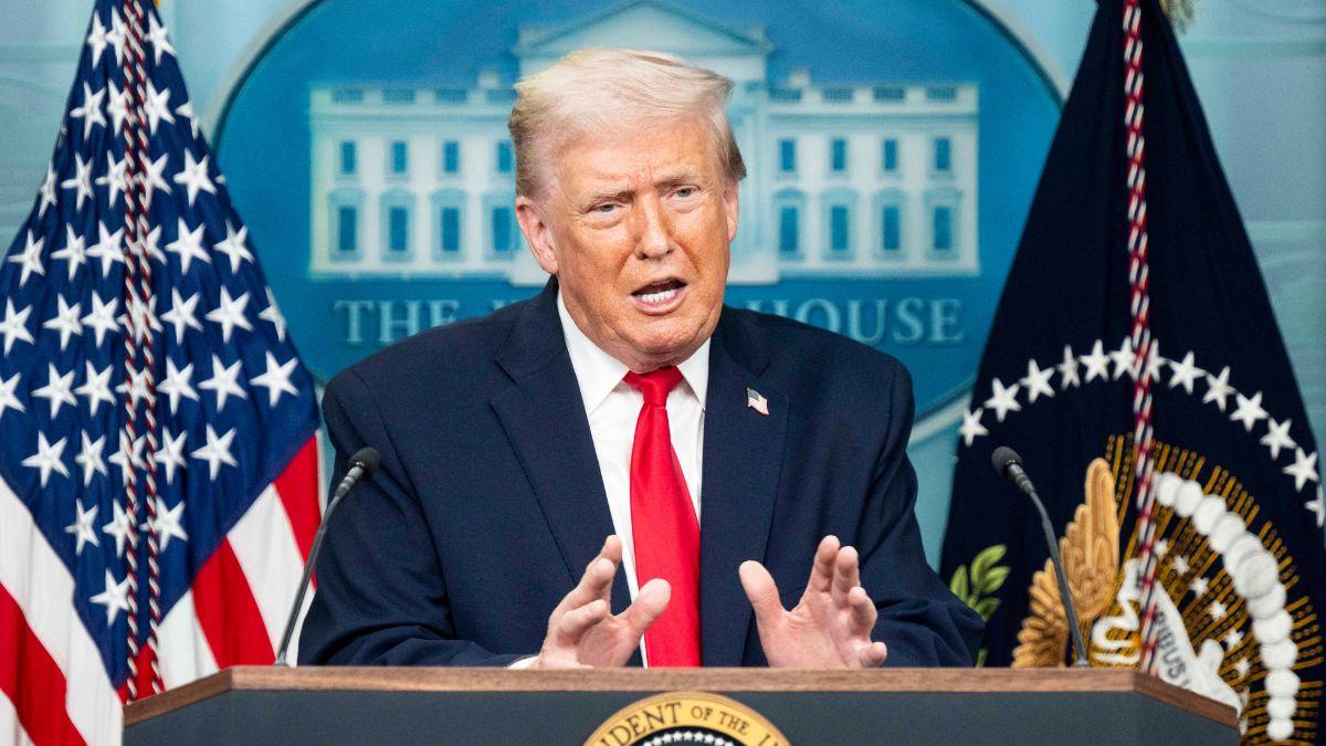 image of Donald Trump deemed Denmark 'ungrateful,' claiming the U.S. returned Greenland after World War ll.