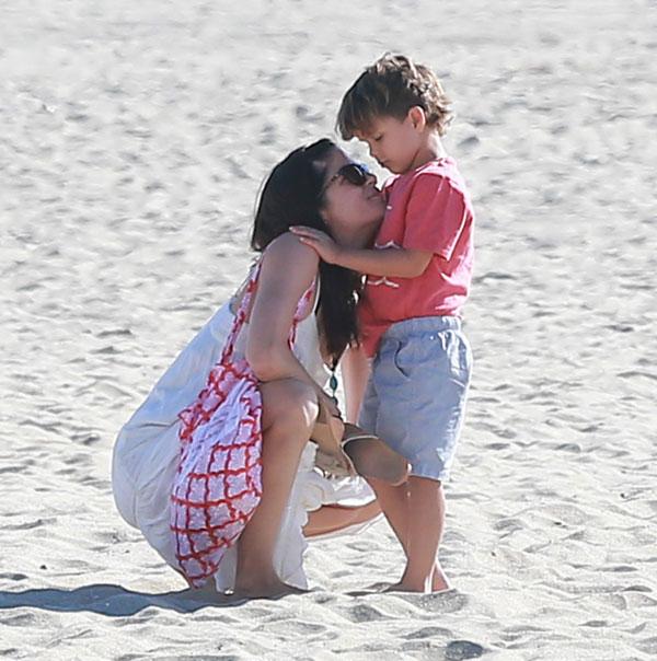 selma blair rehab plane metldown beach son