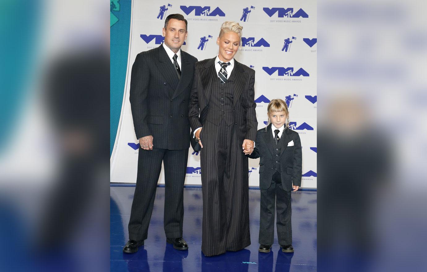 Pink And Family At 2017 MTV Video Music Awards