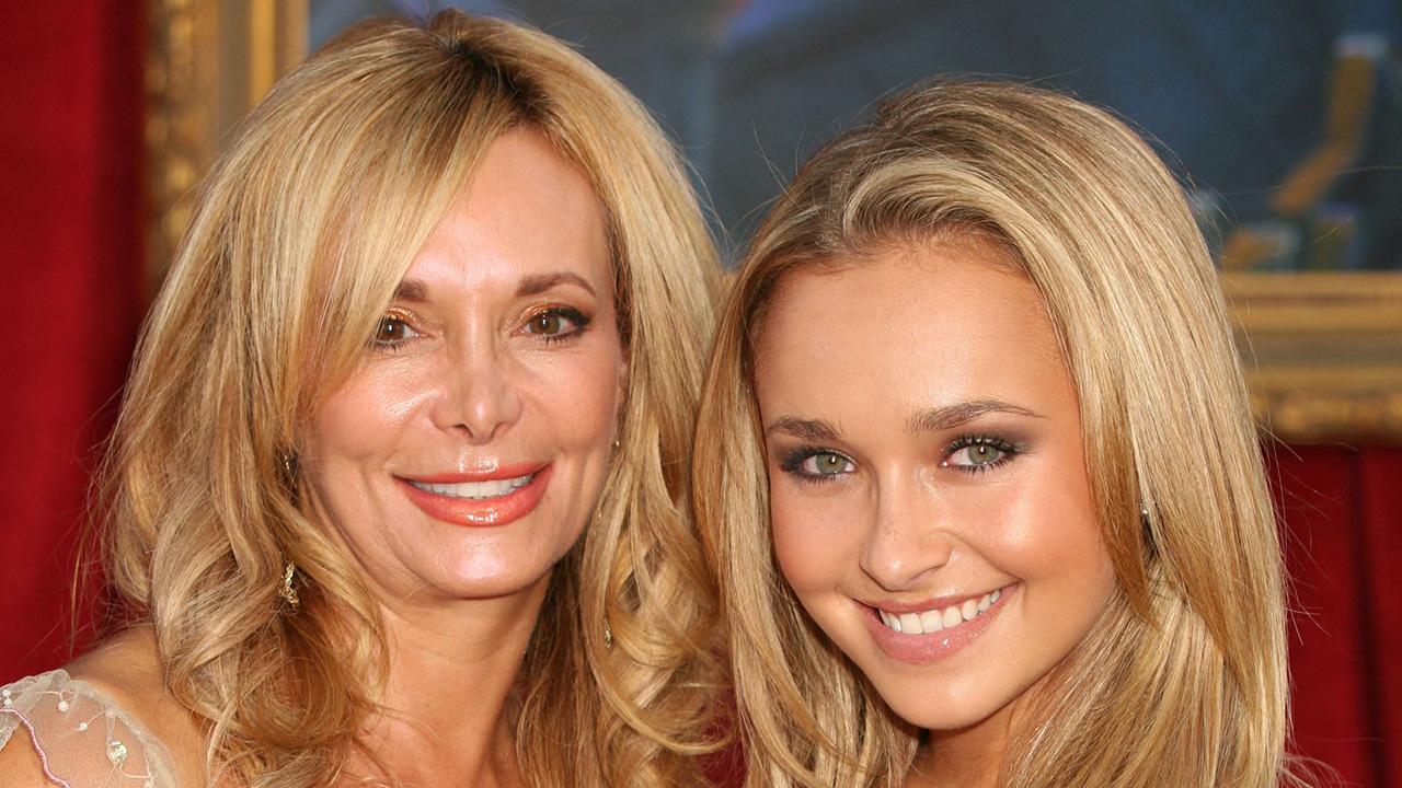 Hayden Panettiere, Lesley Vogel