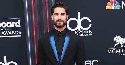 Taylor swift blocking view shawn mendes darren criss main