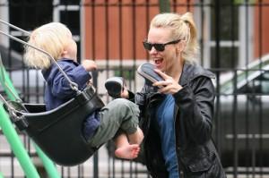 2010__05__Naomi_Liev_May24_36 300×199.jpg