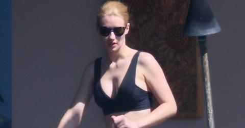 EXCLUSIVE: *PREMIUM RATES APPLY** Iggy Azalea shows off her trademark curves on a romantic Valentine’s break in Hawaii with boyfriend Nick Young