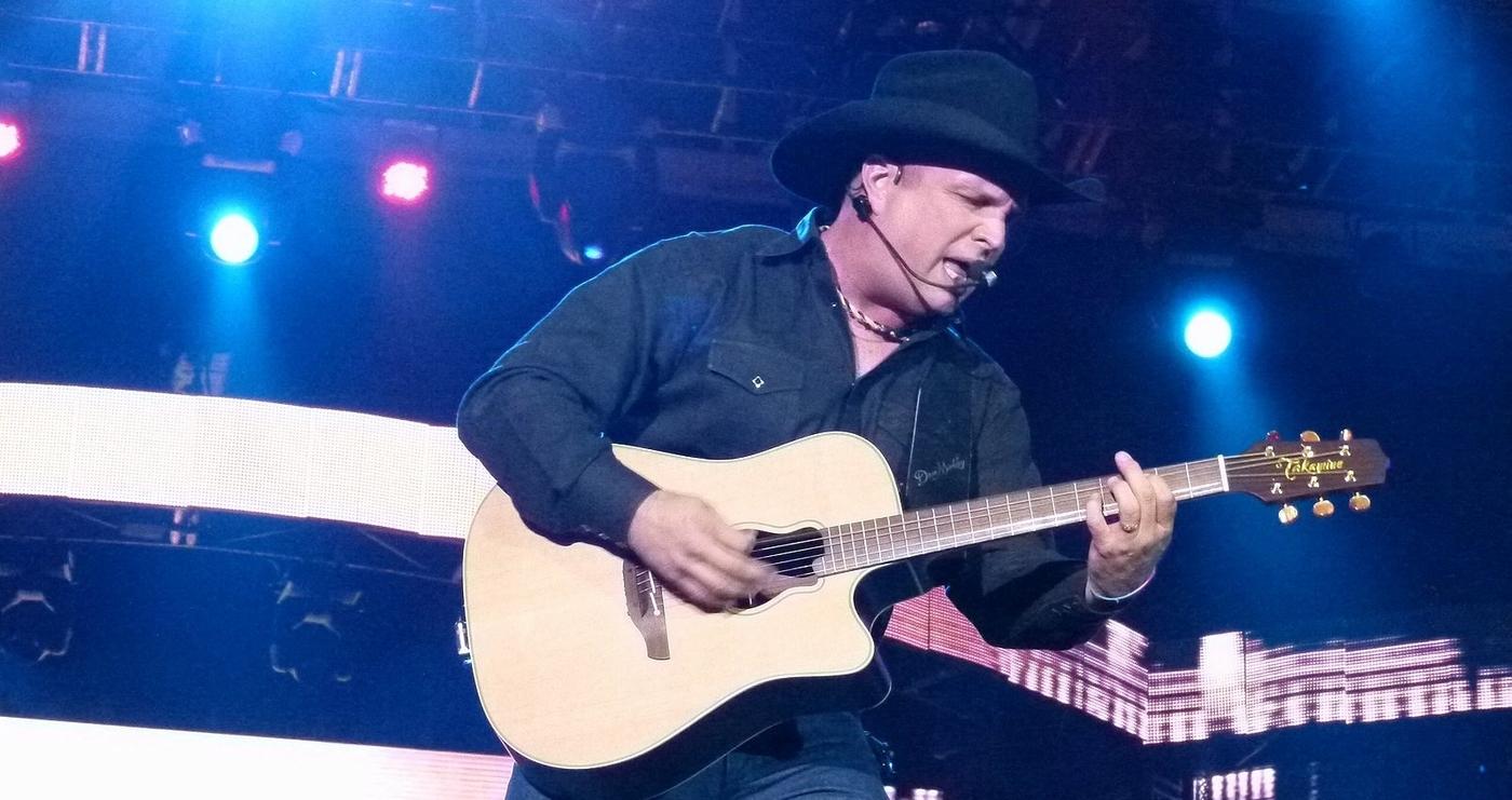 garth brooks avoids talking sexual assault