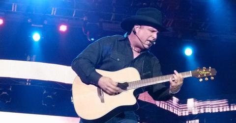 garth brooks avoids talking sexual assault