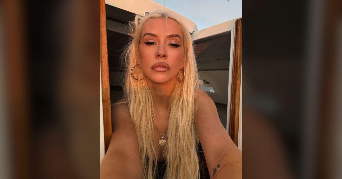 christina aguilera glows magic hour selfie after weight loss