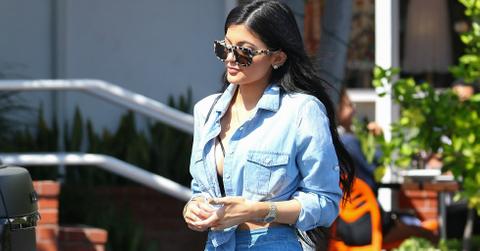 Kylie jenner demin outfit shopping