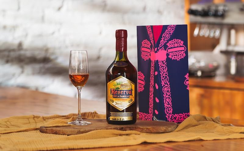 reserva de la familia extra anejo lifestyle image