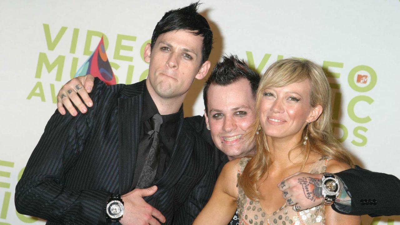 Image of Hilary Duff was joined by Joel Madden and Benji Madden on stage.