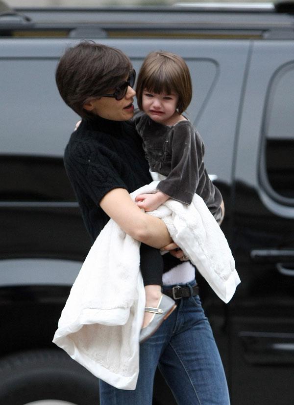 Tom Cruise And Katie Holmes Left Suri Crying And Alone, Claims Leah ...