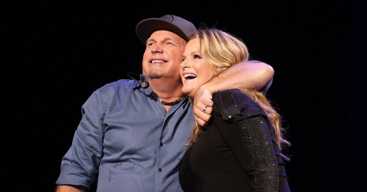 garth brooks dating history