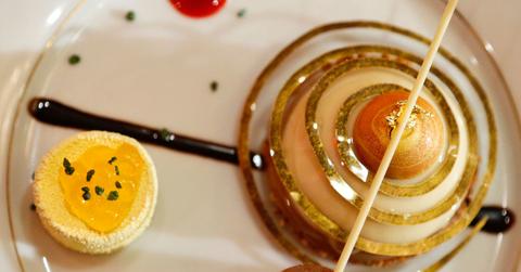 Ok_1713_lifestyle_golden globes menu.jpg