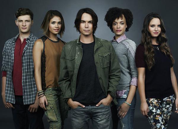 Ravenswood cast photo