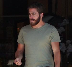 2010__08__Jake_Gyllenhaal_Aug17_58 copy 300&#215;276.jpg