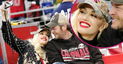 Gwen Stefani Blake Shelton Dating Cuddle Cardinals Game