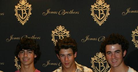 2009__07__jonas brothers at wachovia center with jerseys.jpg