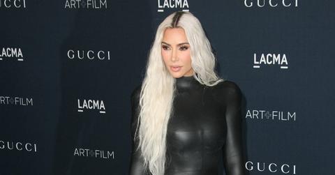 kim kardashian proves family christmas photos werent photoshopped