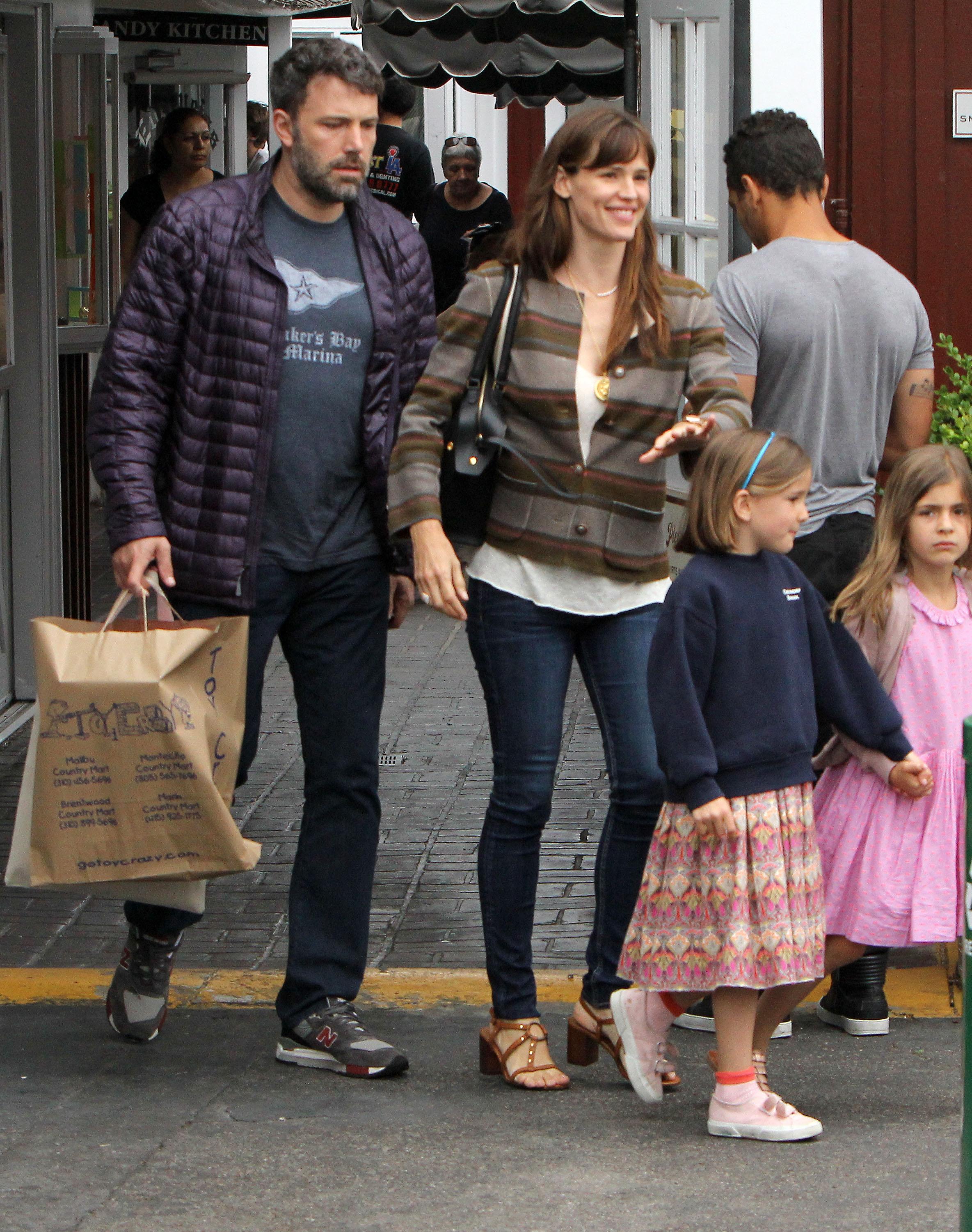 Ben Affleck &amp; Jennifer Garner Take Seraphina Toy Shopping